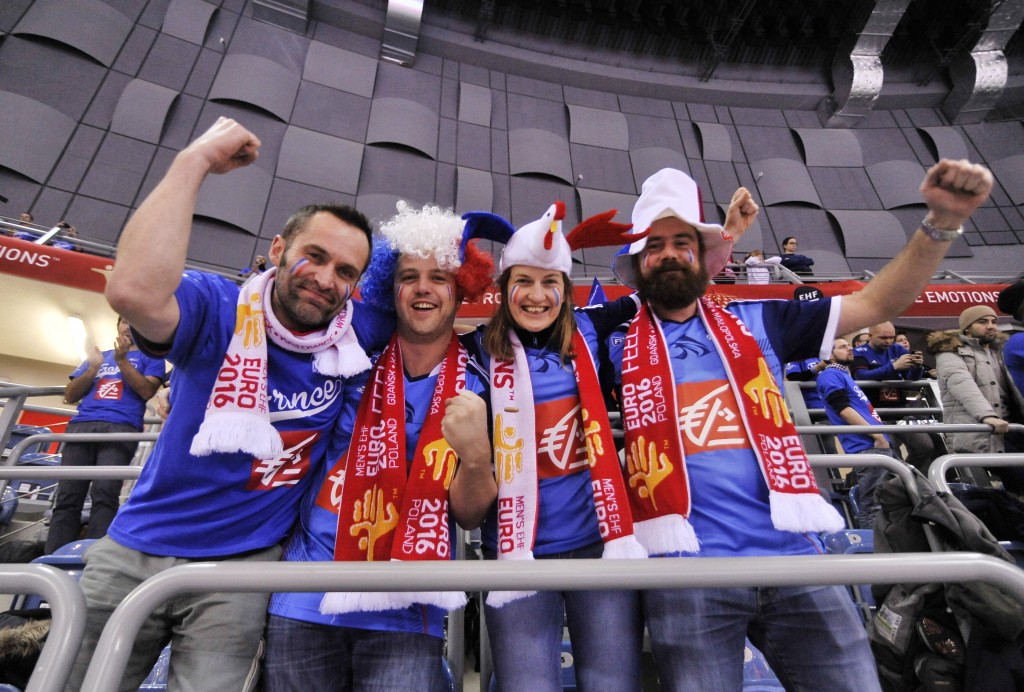 2016.01.17 Krakow Cracow Pilka reczna EHF Euro 2016 Mistrzostwa Europy w pilce recznej mezczyzn Grupa A Serbia - Francja N/Z Kibice Francji Foto Norbert Barczyk / Pressfocus 2016.01.17 Krakow Cracow Handball EHF Mens Euro Poland 2016 Serbia - France N/Z Kibice Francji Foto Norbert Barczyk / Pressfocus